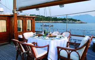 Liana_H_eolia_yacht_club_motor_yacht_Greece